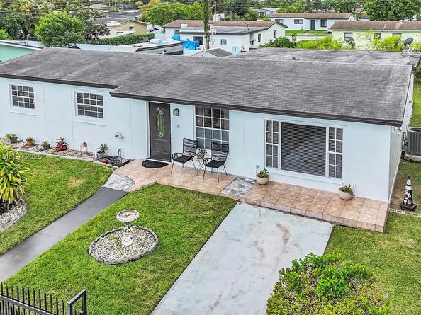 22270 SW 109th Ave, Miami FL 33170