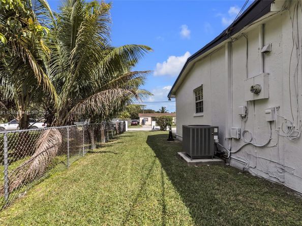 22270 SW 109th Ave, Miami FL 33170