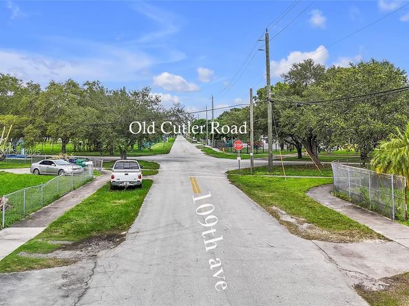 22270 SW 109th Ave, Miami FL 33170