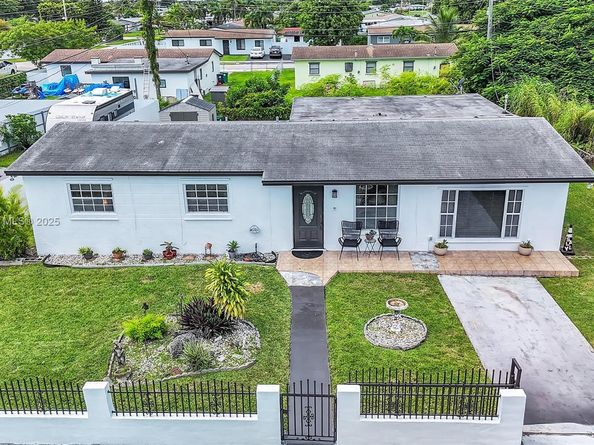 22270 SW 109th Ave, Miami FL 33170