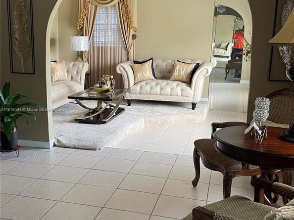 22270 SW 109th Ave, Miami FL 33170