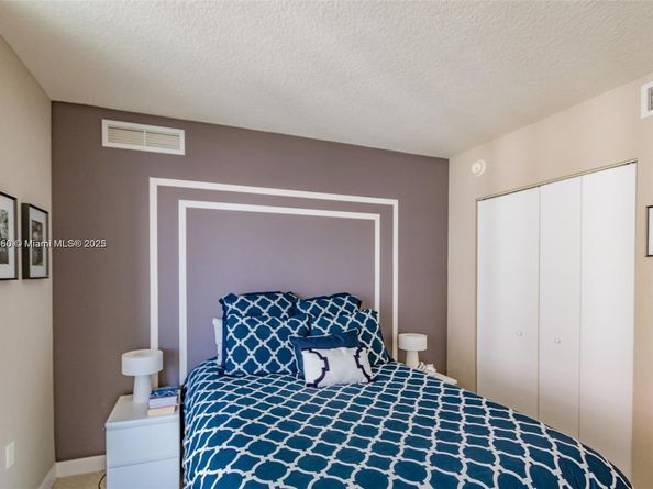250 Sunny Isles Blvd 31203, Sunny Isles Beach FL 33160