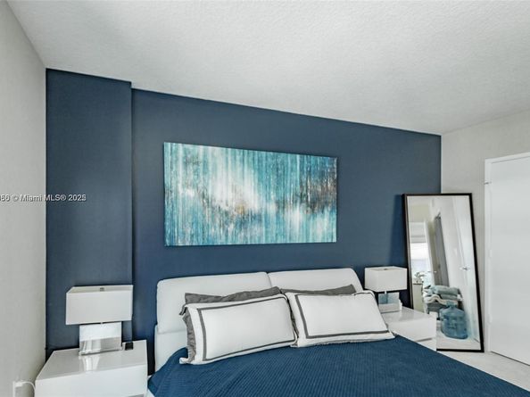 250 Sunny Isles Blvd 31203, Sunny Isles Beach FL 33160