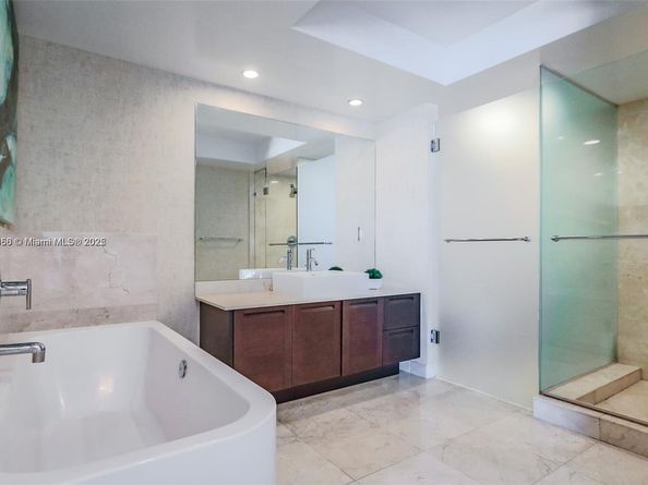 250 Sunny Isles Blvd 31203, Sunny Isles Beach FL 33160
