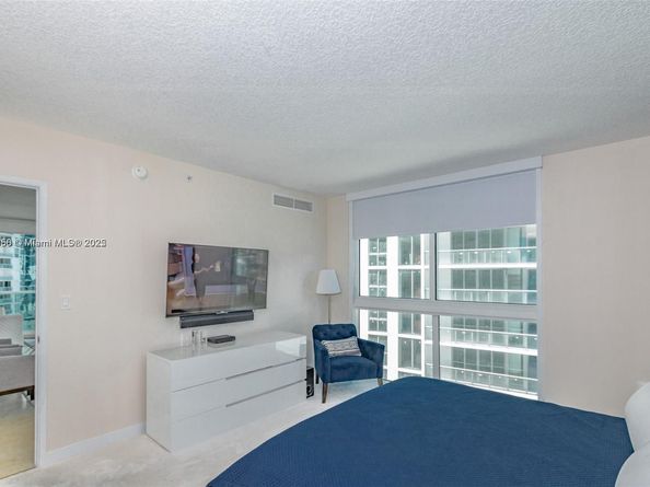 250 Sunny Isles Blvd 31203, Sunny Isles Beach FL 33160