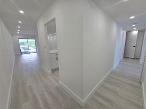 21421 NW 39th Ave, Miami Gardens FL 33055