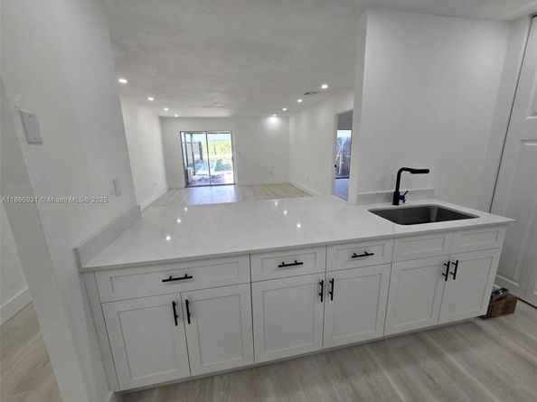21421 NW 39th Ave, Miami Gardens FL 33055