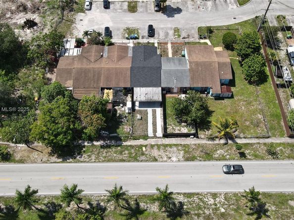 21421 NW 39th Ave, Miami Gardens FL 33055