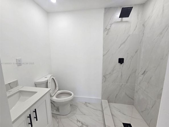 21421 NW 39th Ave, Miami Gardens FL 33055
