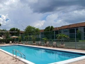 10456 NW 10th St 105, Pembroke Pines FL 33026