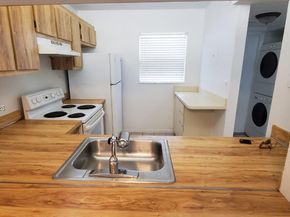 10456 NW 10th St 105, Pembroke Pines FL 33026