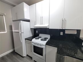 853 SW 2nd St 207, Miami FL 33130