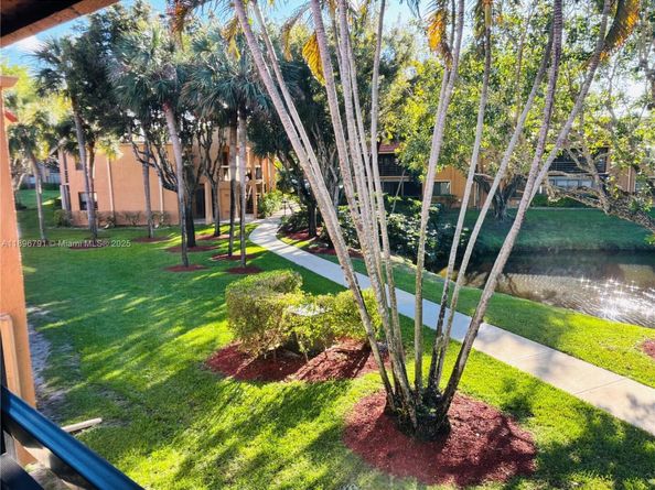 11205 Green Lake Dr 202, Boynton Beach FL 33437