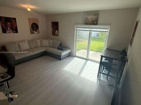 1037 NW 5th St, Florida City FL 33034