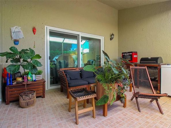 12056 NW 56th St, Coral Springs FL 33076