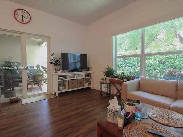 12056 NW 56th St, Coral Springs FL 33076