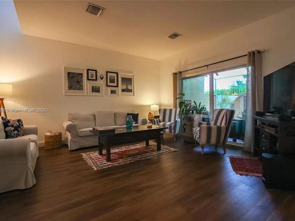 12056 NW 56th St, Coral Springs FL 33076