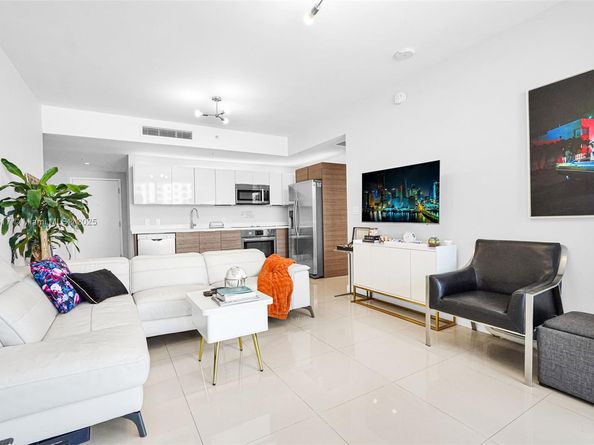 1010 SW 2nd Ave 1010, Miami FL 33130