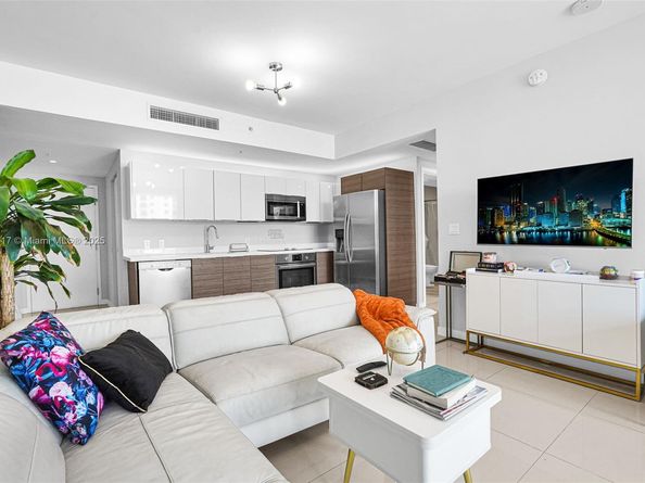 1010 SW 2nd Ave 1010, Miami FL 33130