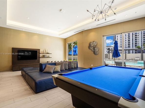 1010 SW 2nd Ave 1010, Miami FL 33130