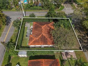 4401 SW 16th St, Miami FL 33134