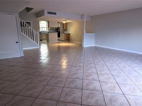11572 NW 2nd St, Plantation FL 33325