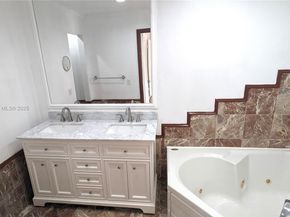 11572 NW 2nd St, Plantation FL 33325