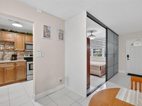 8851 Sunrise Lakes Blvd 116, Sunrise FL 33322