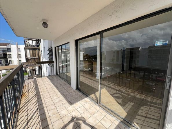 1300 SW 122nd Ave 3102, Miami FL 33184