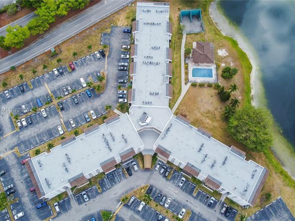 1300 SW 122nd Ave 3102, Miami FL 33184