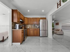 120 W 50th St, Hialeah FL 33012