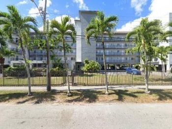 900 SW 84th Ave