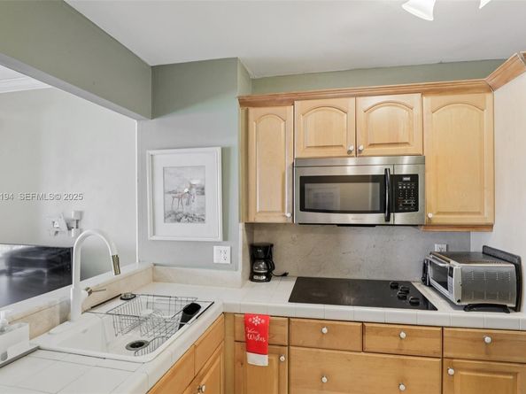 1965 S Ocean Dr 16A, Hallandale Beach FL 33009