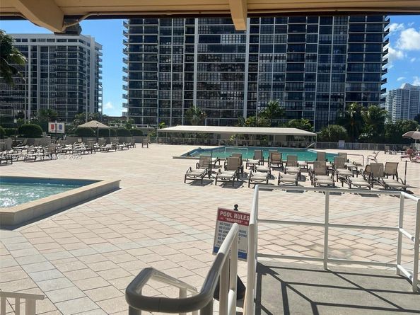 1965 S Ocean Dr 16A, Hallandale Beach FL 33009