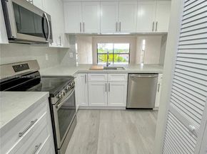 10315 NW 9th St Cir 50214, Miami FL 33172