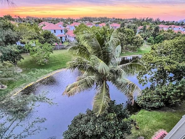 10315 NW 9th St Cir 50214, Miami FL 33172