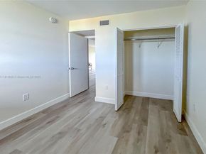 10315 NW 9th St Cir 50214, Miami FL 33172