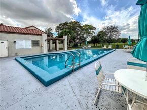 10315 NW 9th St Cir 50214, Miami FL 33172