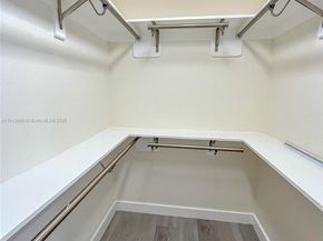 10315 NW 9th St Cir 50214, Miami FL 33172