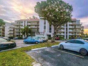 10315 NW 9th St Cir 50214, Miami FL 33172