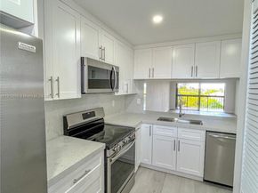 10315 NW 9th St Cir 50214, Miami FL 33172