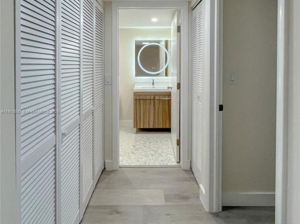 10315 NW 9th St Cir 50214, Miami FL 33172