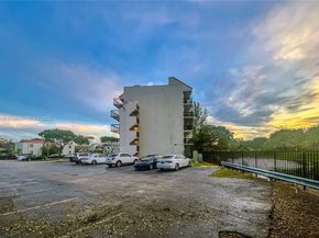 10315 NW 9th St Cir 50214, Miami FL 33172