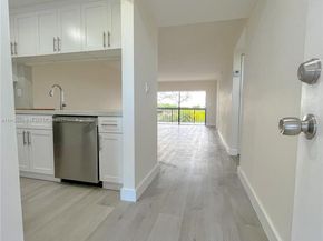 10315 NW 9th St Cir 50214, Miami FL 33172