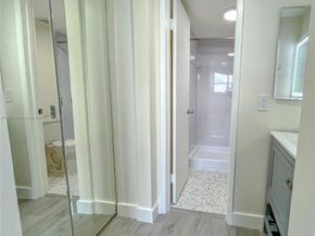 10315 NW 9th St Cir 50214, Miami FL 33172