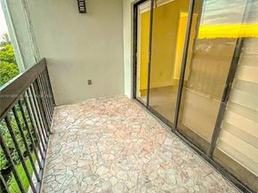 10315 NW 9th St Cir 50214, Miami FL 33172