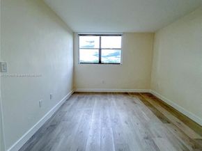 10315 NW 9th St Cir 50214, Miami FL 33172