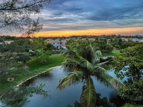 10315 NW 9th St Cir 50214, Miami FL 33172