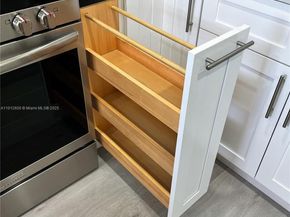 10315 NW 9th St Cir 50214, Miami FL 33172