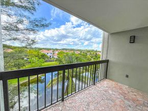 10315 NW 9th St Cir 50214, Miami FL 33172